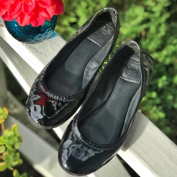 Women's Tory Burch Eddie Flat in Black Patent - Picture 3 of 8